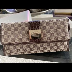 Liz Claiborne Insight Wallet Brown/ Tan NEW IN BOX